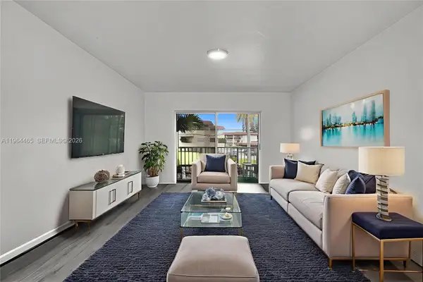 7610 SW 82nd St #J207, Miami, FL 33143