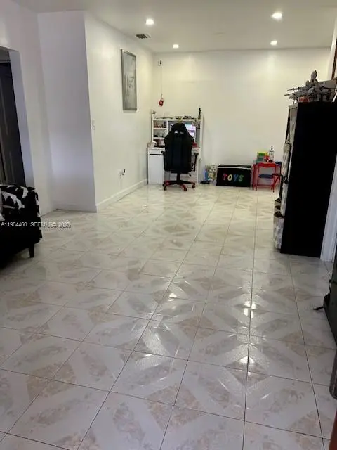 Address Withheld By Seller, Miami, FL 33125 - #3