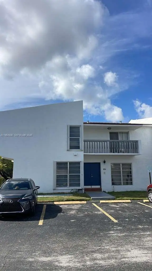 17120 SW 94th Ave #404, Palmetto Bay, FL 33157
