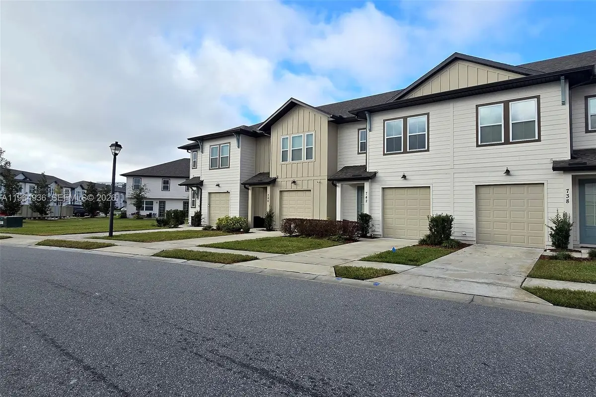 742 Langboat Dr, Davenport, FL 33896 - #1