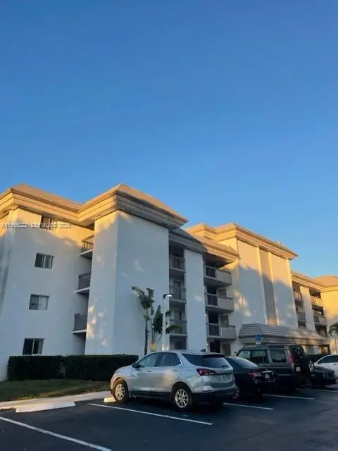 731 N Pine Island Rd #306, Plantation, FL 33324