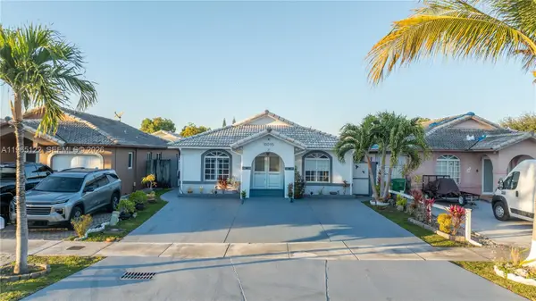 10095 NW 127th St, Hialeah Gardens, FL 33018