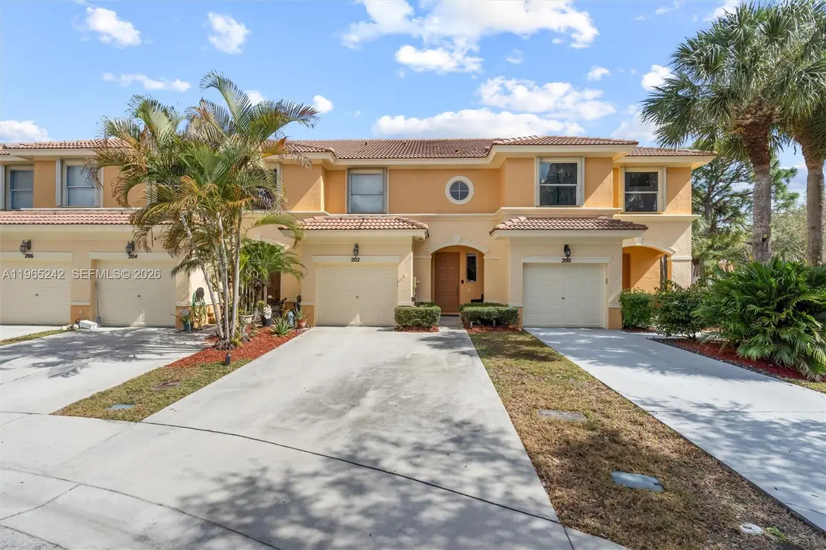 202 River Bluff Ln, Royal Palm Beach, FL 33411 - #1