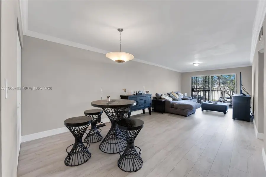 30 E 39th St #214, Hialeah, FL 33013 - #3