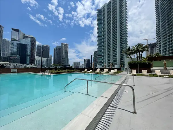 350 S Miami Ave #3203, Miami, FL 33130