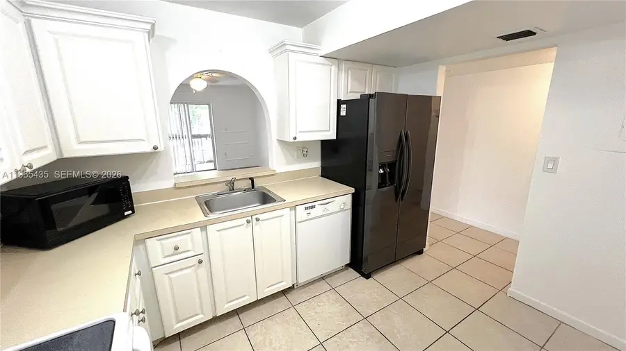 711 N Pine Island Rd #211, Plantation, FL 33324 - #3