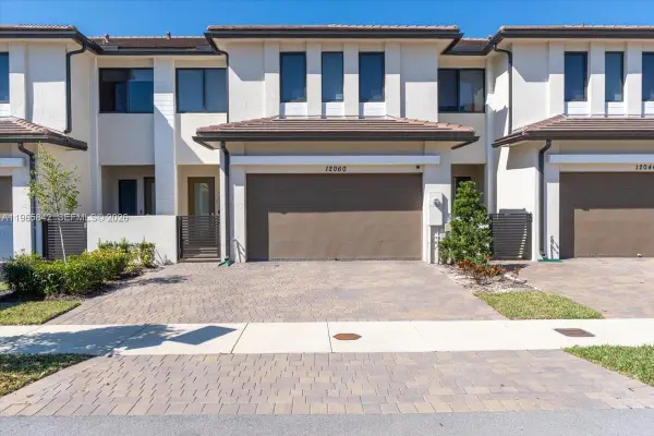 12060 SW 82nd Pl, Miami, FL 33156