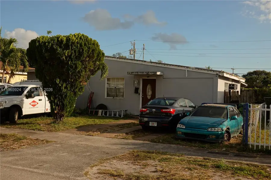 810 NW 84th Ter, Miami, FL 33150 - #2
