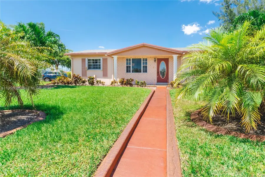 3125 NW 205th St, Miami Gardens, FL 33056 - #2