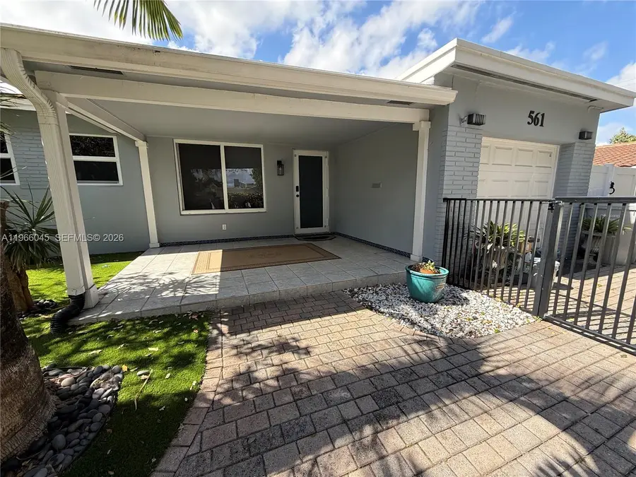 561 SE 3rd Ter, Pompano Beach, FL 33060 - #2