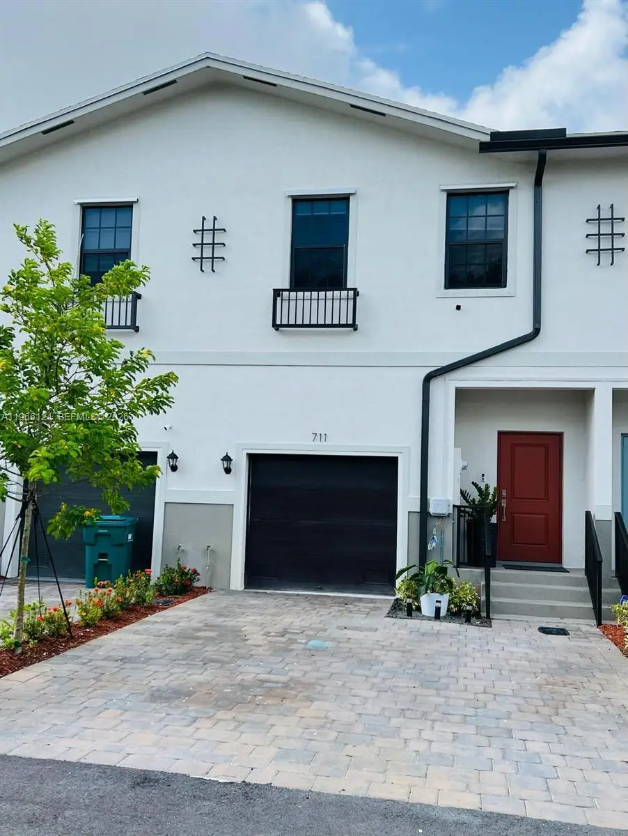 711 SW 11th St, Florida City, FL 33034 - #1