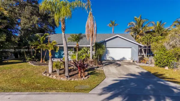 6581 Riparian Rd, Lake Worth, FL 33462