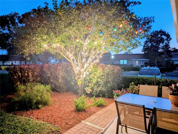 138 Amherst Ln, Lake Worth, FL 33467