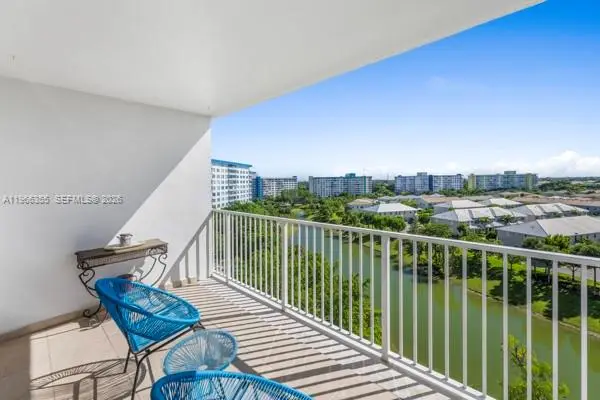 3850 Washington St #910, Hollywood, FL 33021 - #2
