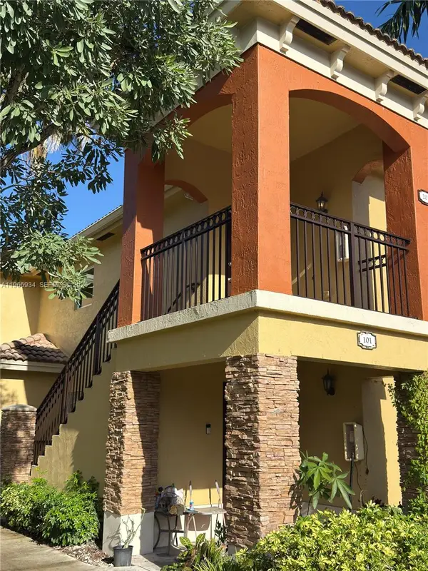 930 NE 34th Ave #201, Homestead, FL 33033