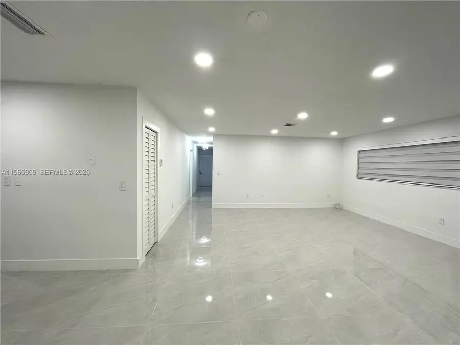 860 SE 9th Ct, Hialeah, FL 33010 - #2