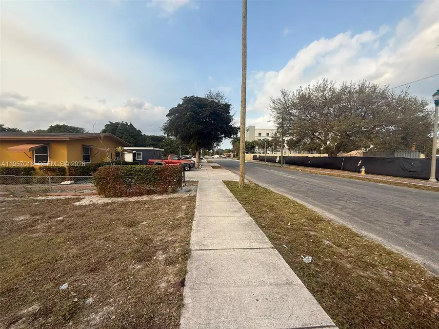 30 SW 10th Ave, Delray Beach, FL 33444 - #3