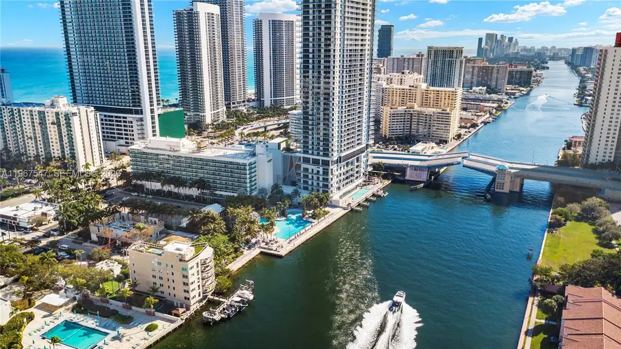 12 Seacrest Pkwy #3, Hollywood, FL 33019 - #3