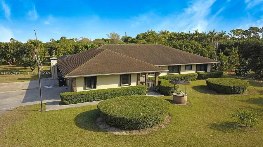 19285 SW 272nd St, Homestead, FL 33031 - #2