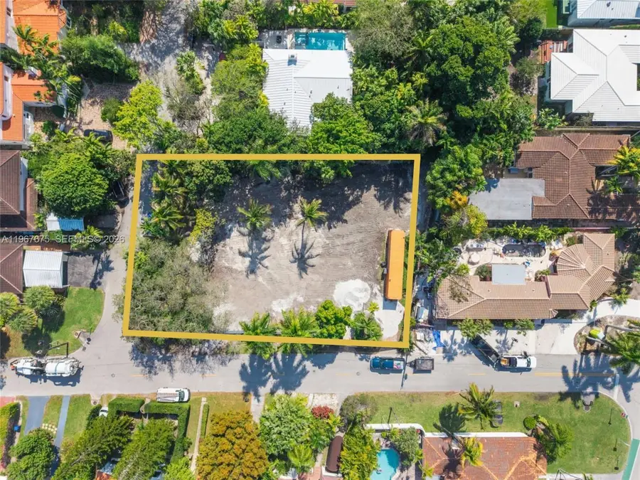 2880 Fairgreen Dr, Miami Beach, FL 33140 - #3