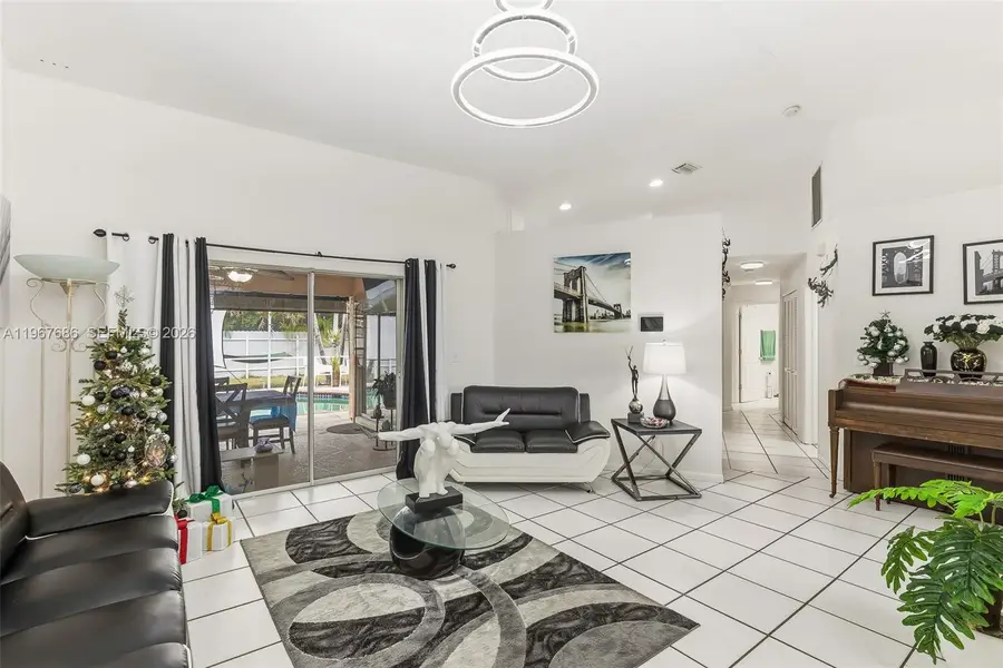 1203 SE 27th St, Cape Coral, FL 33904 - #3