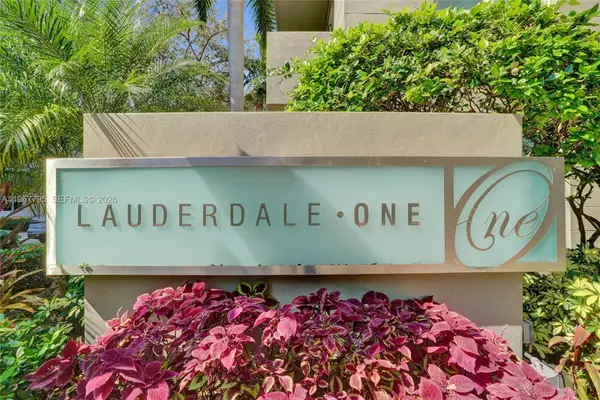 2421 NE 65th St #202, Fort Lauderdale, FL 33308