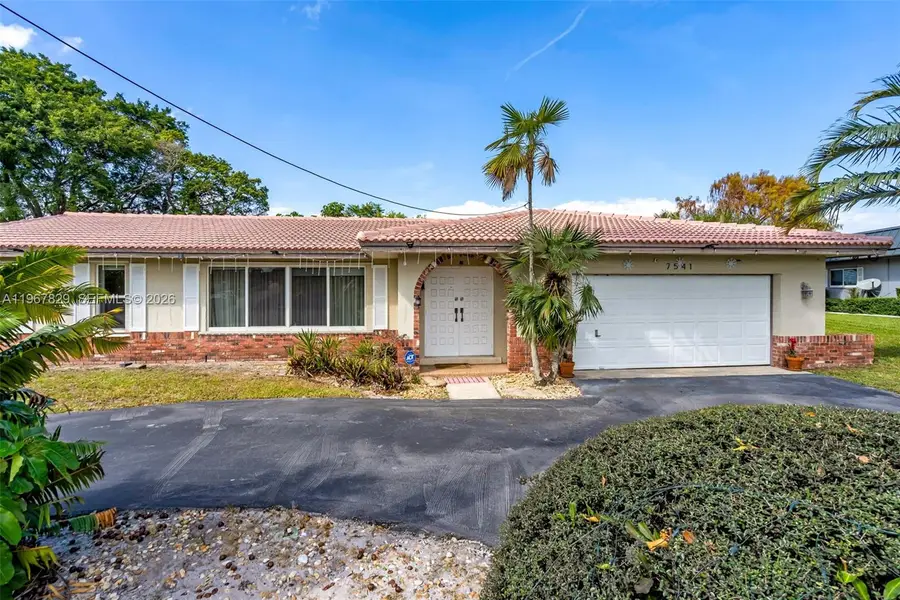 7541 SW 9th St, Plantation, FL 33317 - #2