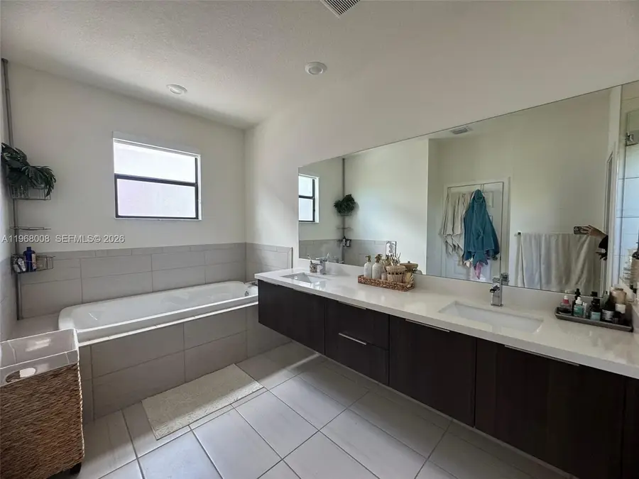 10240 NW 76th Ter, Doral, FL 33178 - #3