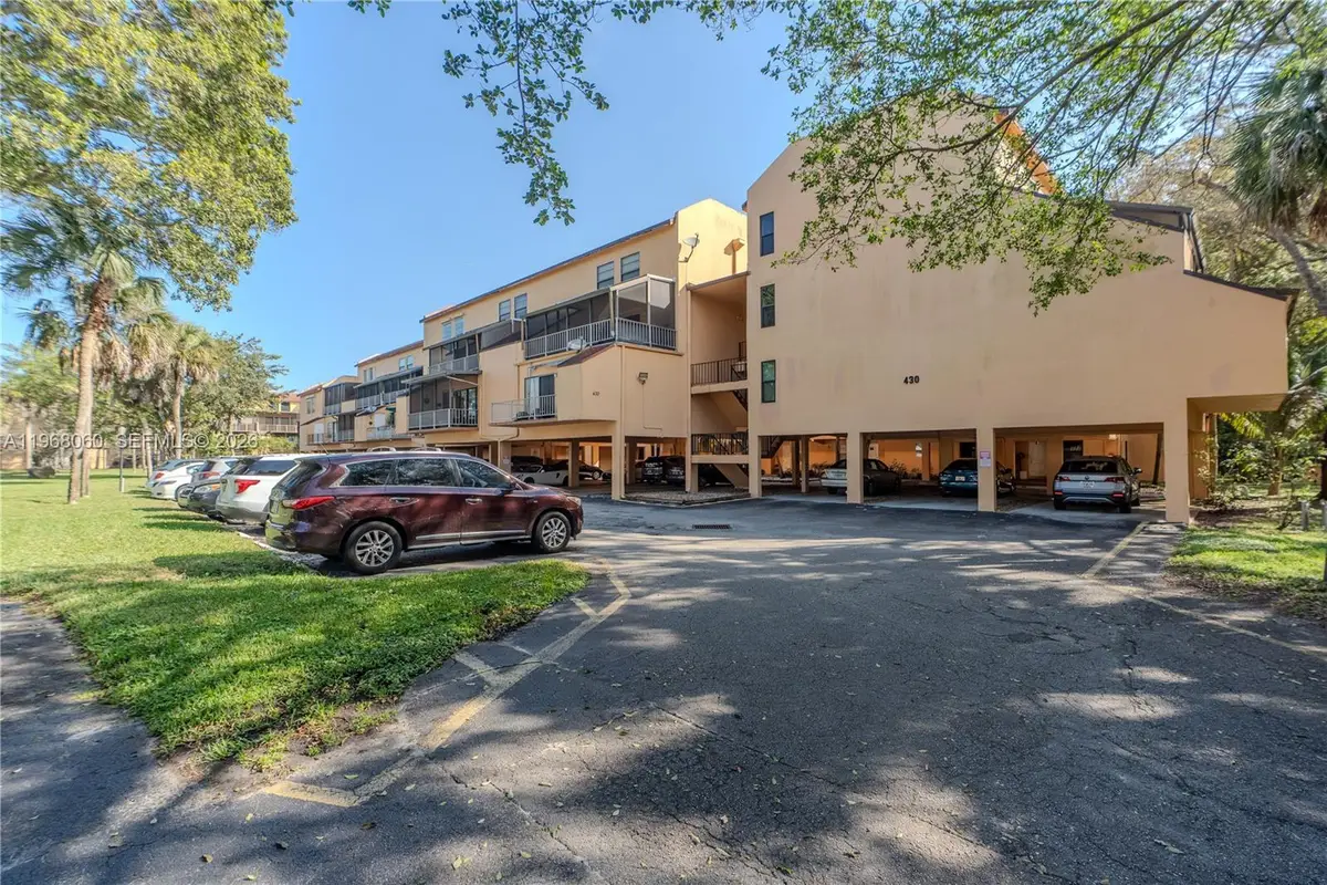 430 Commodore Dr #314, Plantation, FL 33325 - #1