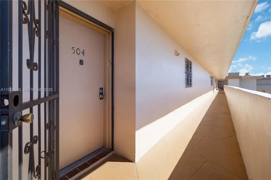 8895 Fontainebleau Blvd #504, Miami, FL 33172 - #2