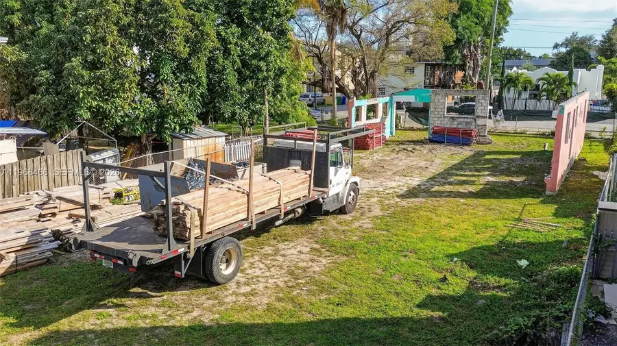 1753 NW 19th St, Miami, FL 33125 - #2