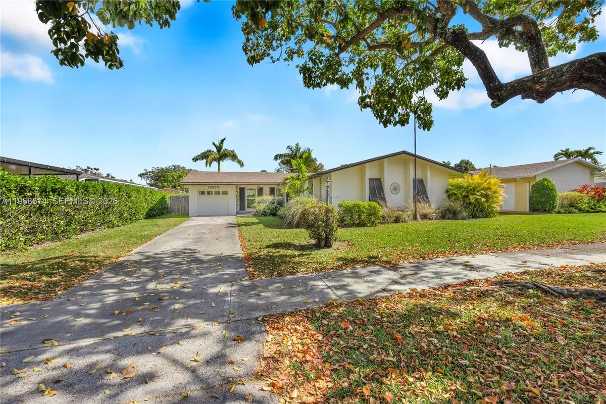 18525 SW 90th Ct, Cutler Bay, FL 33157 - #1