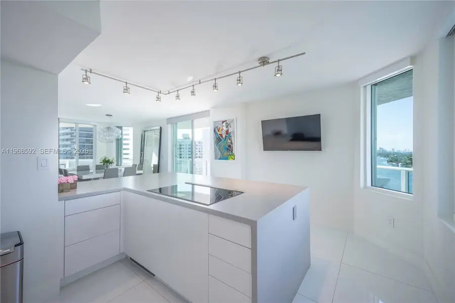5900 Collins Ave #1401, Miami Beach, FL 33140 - #2