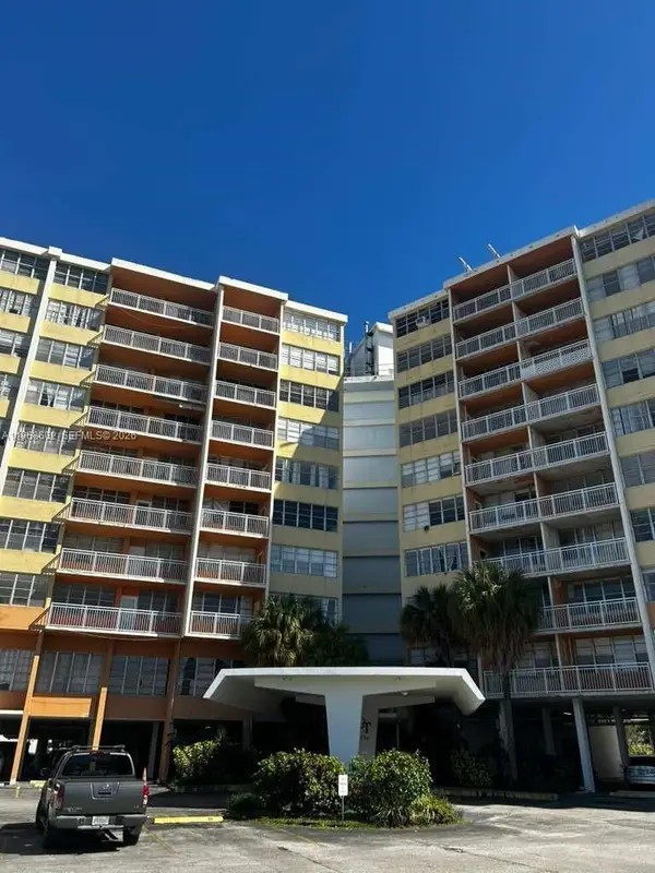 2025 NE 164th St #918, North Miami Beach, FL 33162