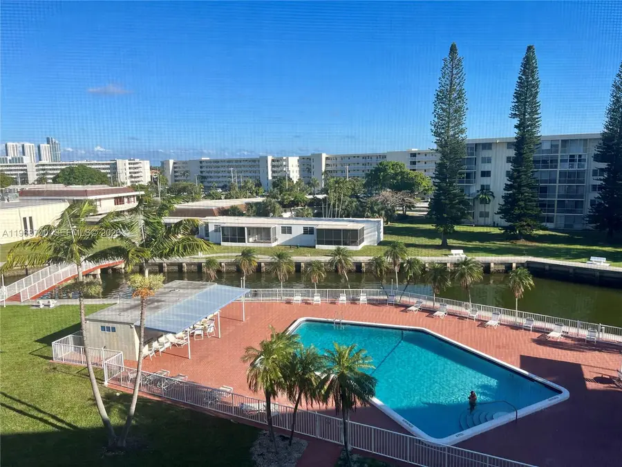 2855 Leonard Dr #H202, Aventura, FL 33160 - #2