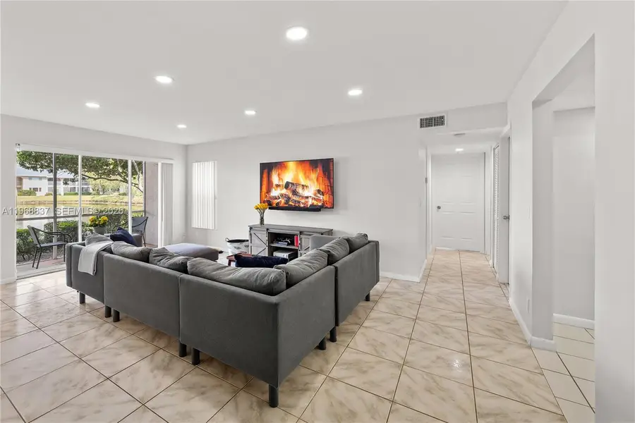 13870 Oneida Dr #H1, Delray Beach, FL 33446 - #3