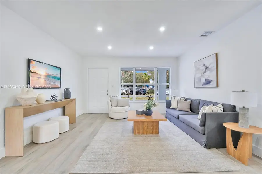 40 SE 3rd Ter, Dania Beach, FL 33004 - #3