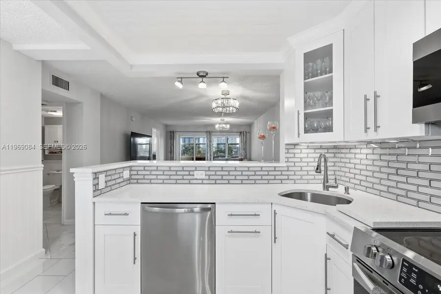 3201 NE 8th St #405, Pompano Beach, FL 33062 - #3