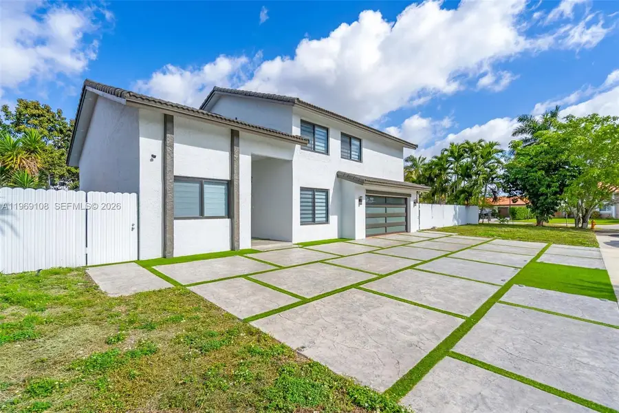 6325 NW 200th St, Hialeah, FL 33015 - #3