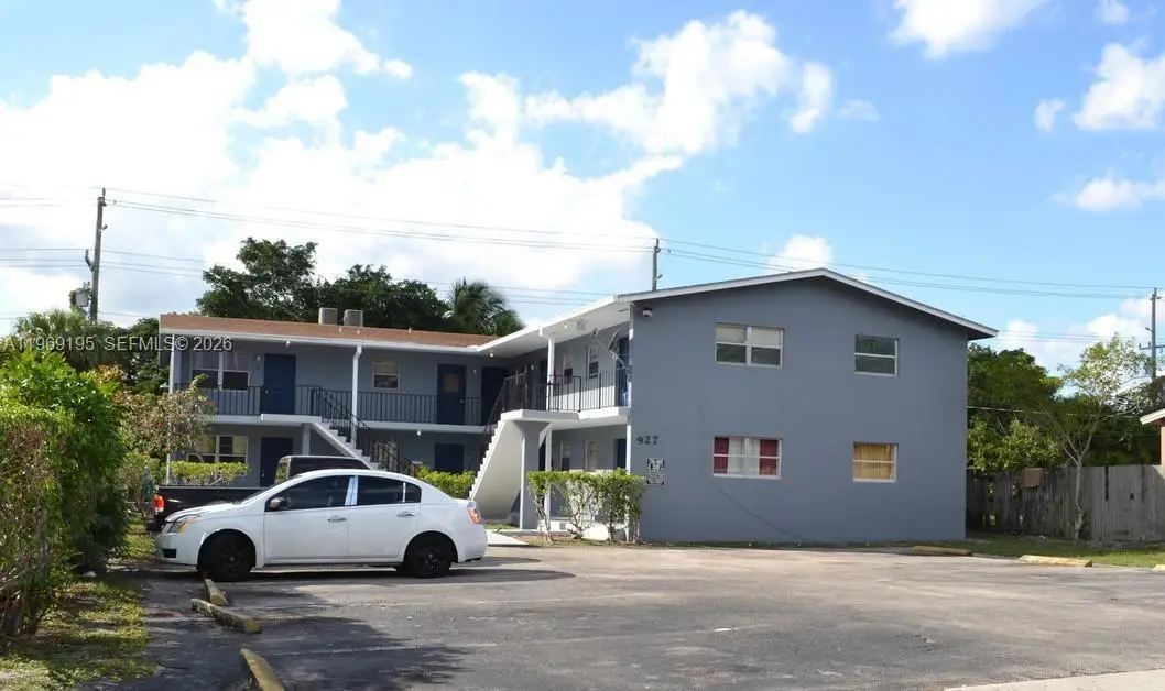 927 S Pine St, Lake Worth, FL 33460 - #1