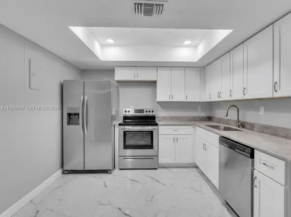 34 Meacham Ln, Tamarac, FL 33319