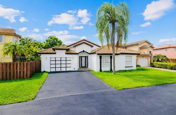 9166 SW 168th Ct, Miami, FL 33196