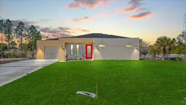 906 Capetown Ave, Lehigh Acres, FL 33974