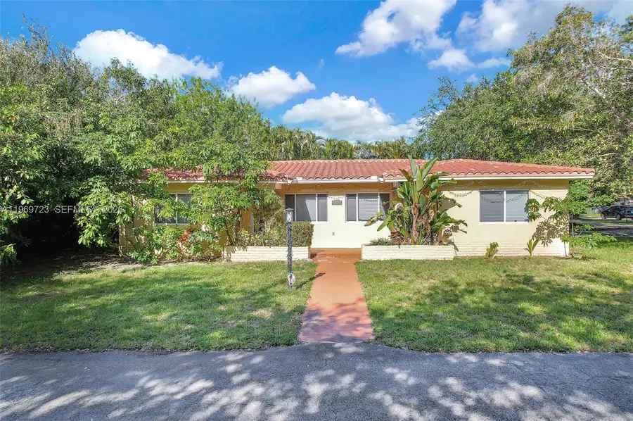 11919 NE 8th Ave, Biscayne Park, FL 33161 - #2