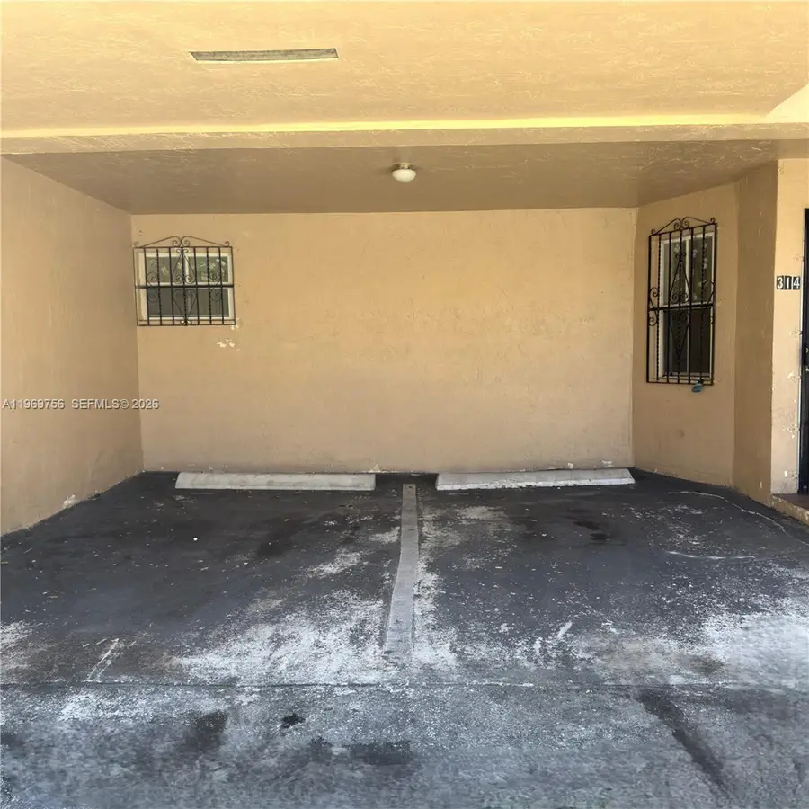 451 NE 136th St #III314, North Miami, FL 33161 - #3