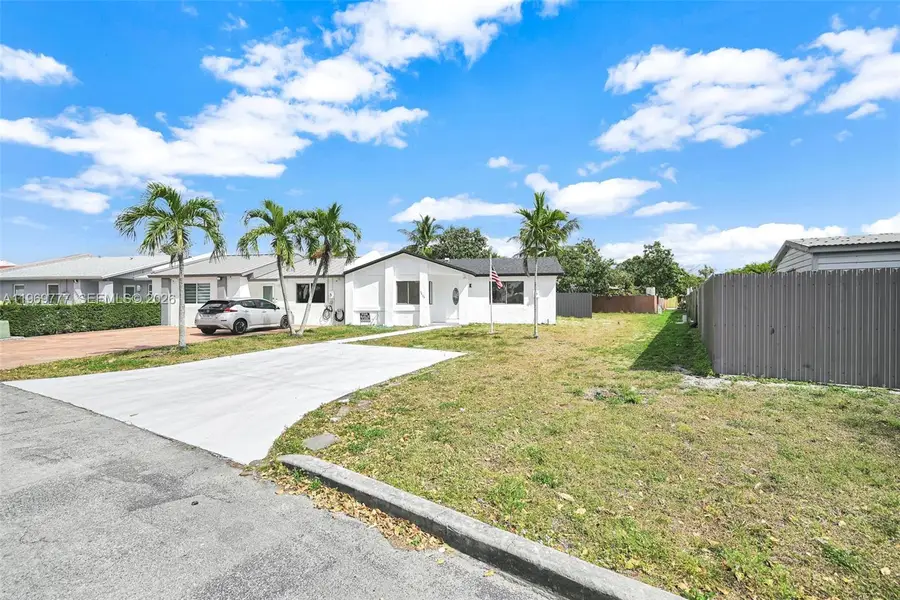 19635 NW 52nd Pl, Miami Gardens, FL 33055 - #2