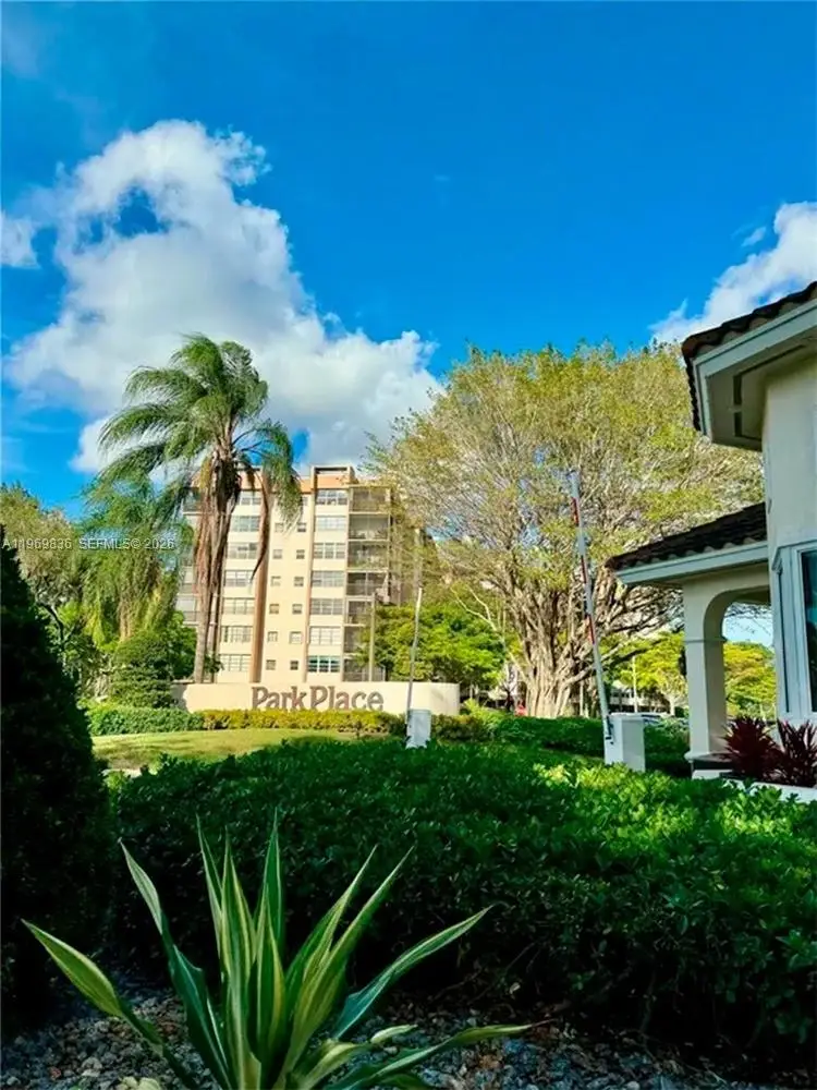 900 Saint Charles Pl #316, Pembroke Pines, FL 33026 - #3