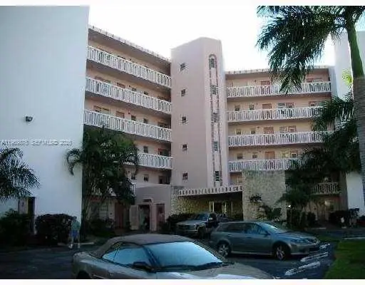 3181 S Ocean Dr #304, Hallandale Beach, FL 33009