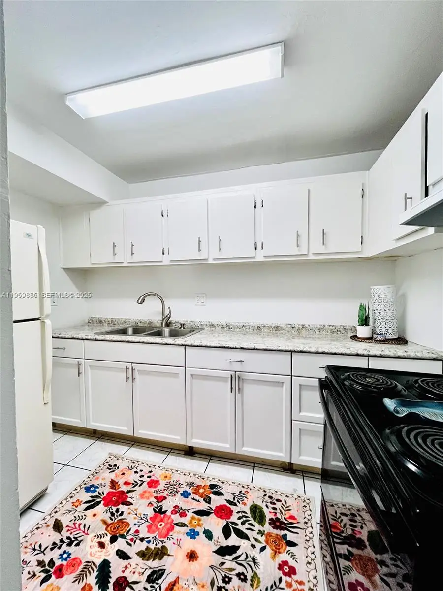 4721 NW 7th St, Miami, FL 33126 - #3