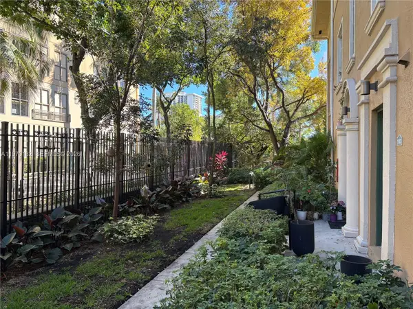 2981 NE 185th St #1802, Aventura, FL 33180